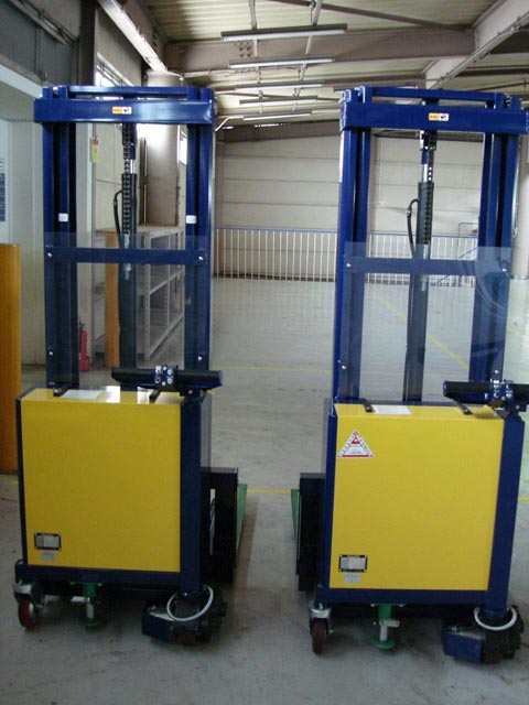 145249 ハンドリフター コマツ  KHD520ZC1の写真1