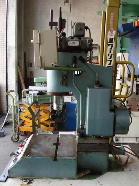 158630 C型油圧プレス アツギ 1982 AP-5-MLHの写真3