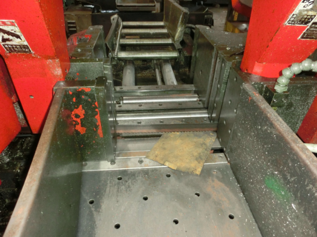 181935 バンドソー アマダ 2004 HFA-400CNCの写真4