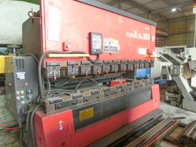 186840 NCプレスブレーキ アマダ 1995 FBDIII-1025LDの写真1