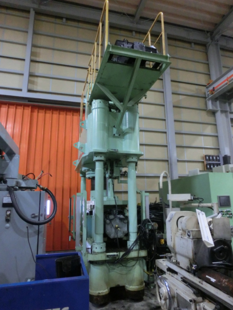 186841 四柱型油圧プレス 川崎油工 2003 HBF5-500の写真3