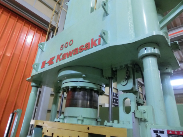 186841 四柱型油圧プレス 川崎油工 2003 HBF5-500の写真4