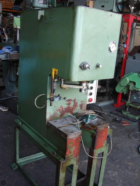 188010 油圧プレス 真鍋鉄工  MC-3-100の写真3