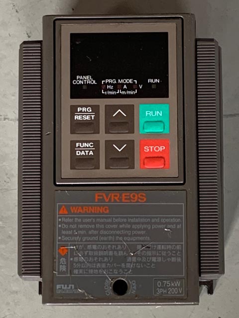 190099 インバーター 富士電機  FVR0.75E9S-2の写真1