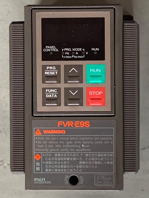 190100 インバーター 富士電機 FVR0.75E9S-2の写真1