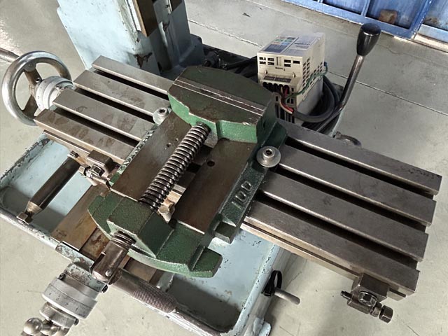 194533 立フライス盤 井上高速 HU-V1の写真07
