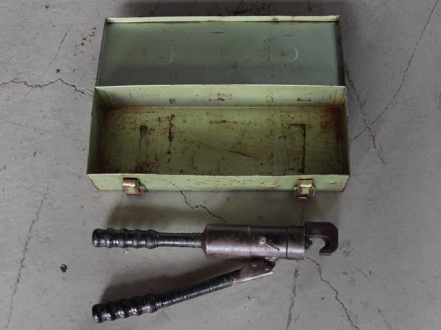 194841 手動油圧式圧着工具 カクタス  S-38の写真1