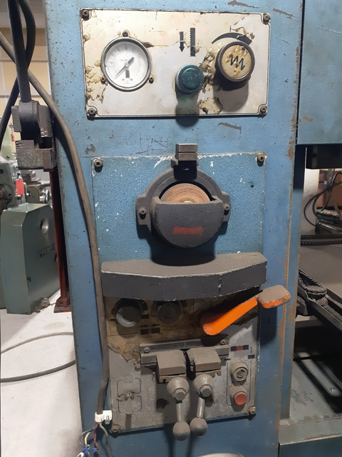 209860 コンターマシン アマダ 1978 VA-400の写真4