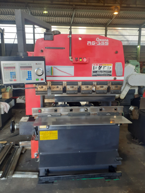 209876 プレスブレーキ アマダ 2001 RG-35Sの写真1