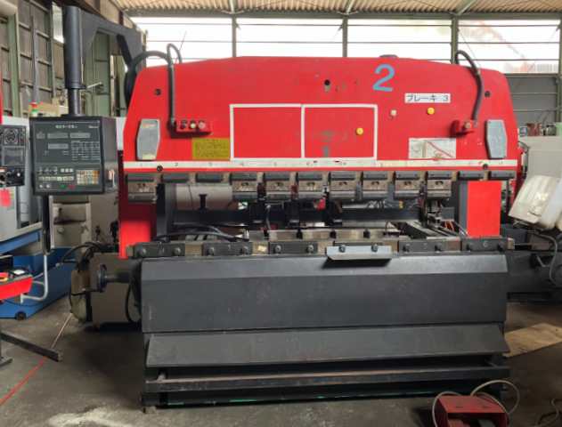 209877 プレスブレーキ アマダ 1990 RG-80の写真1