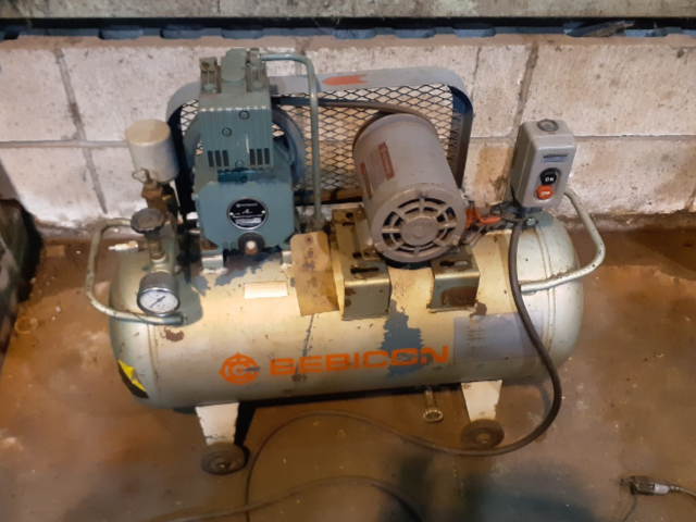 209949 レシプロコンプレッサー 日立産機  0.4P-7Sの写真1