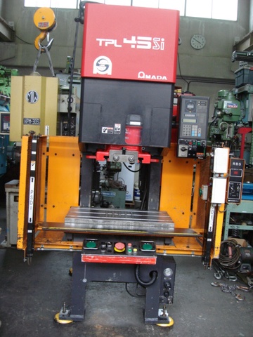 212457 プレス アマダ 1997 TPL-45SIの写真1
