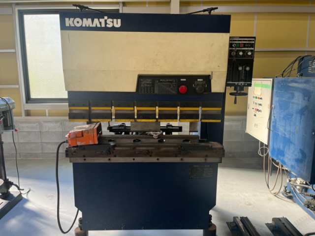 215014 プレスブレーキ コマツ 1992 PHS25x125の写真1