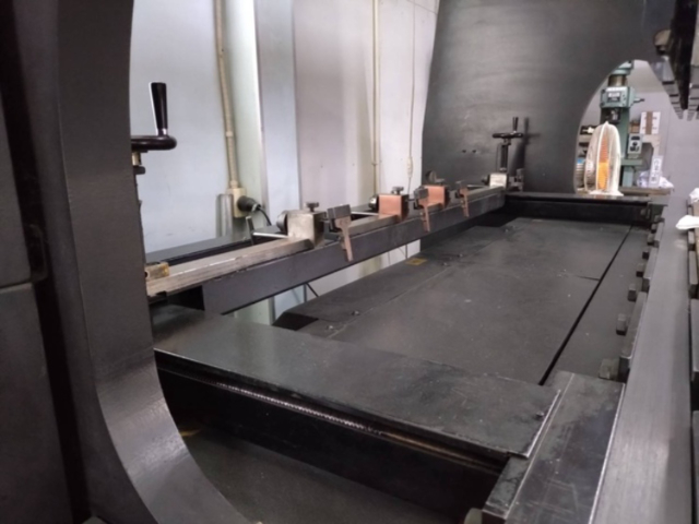 215659 NCプレスブレーキ アマダ 1996 FBD-8025LDの写真6