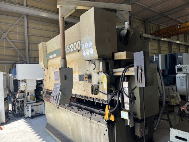 216507 プレスブレーキ コマツ 2003 PHS200x310の写真1