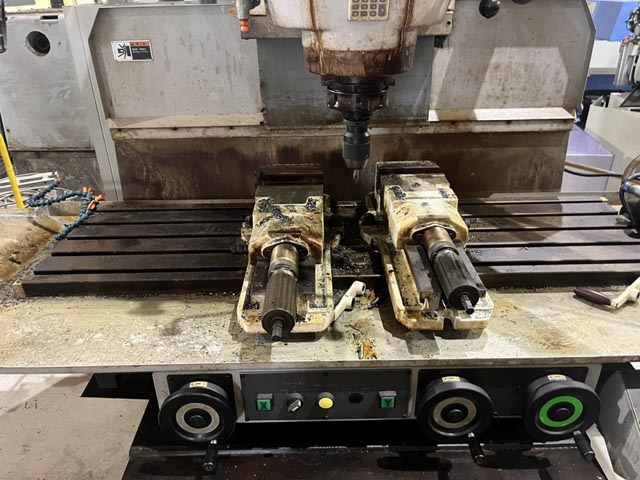 217809 NCフライス盤 山崎技研 2005 YZ-8WRの写真4