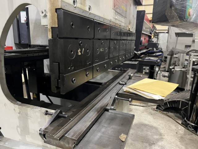 218852 プレスブレーキ 東洋工機 2005 HPB-4012ATの写真4