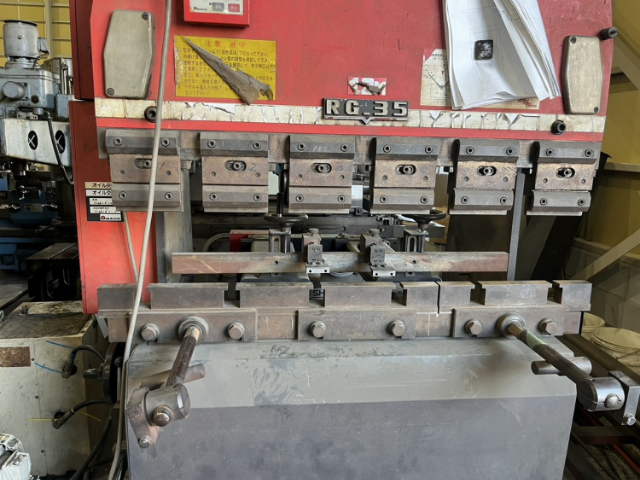 218853 プレスブレーキ アマダ 1990 RG-35Sの写真4