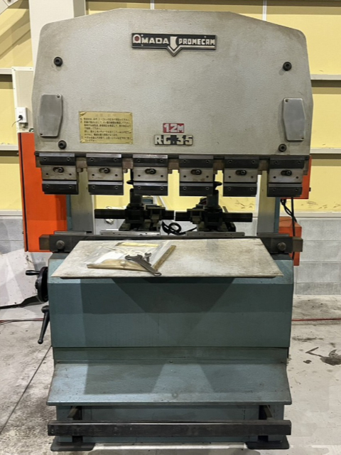 218854 プレスブレーキ アマダ 1988 RG-35Sの写真01