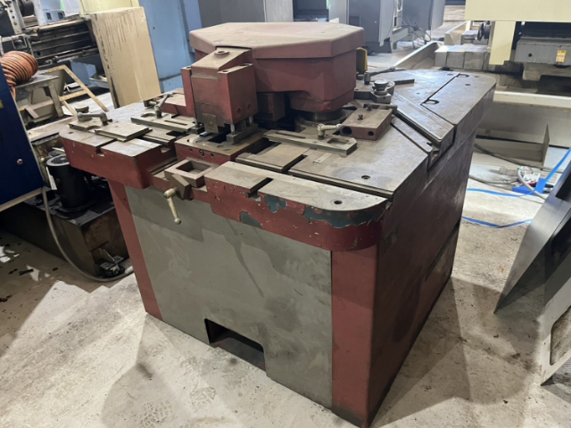 218858 コーナーシャー アマダ 1986 CSW-250の写真2