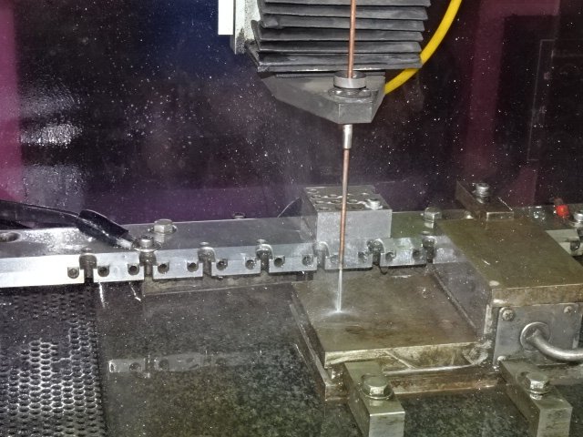 219067 細穴放電加工機 エレニックス 1990 EX-3Dの写真4