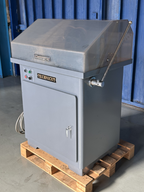 219199 精密切断機 八千代光器  602の写真01