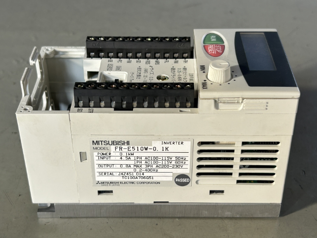 219564 インバーター 三菱電機 FR-E510W-0.1Kの写真2