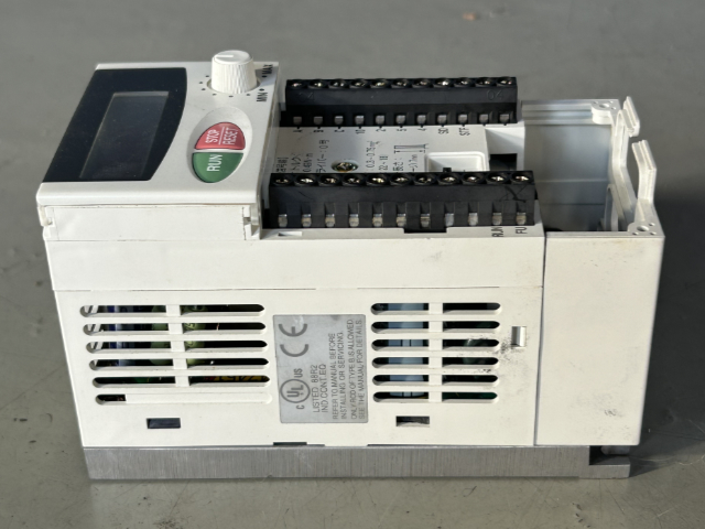 219564 インバーター 三菱電機 FR-E510W-0.1Kの写真4