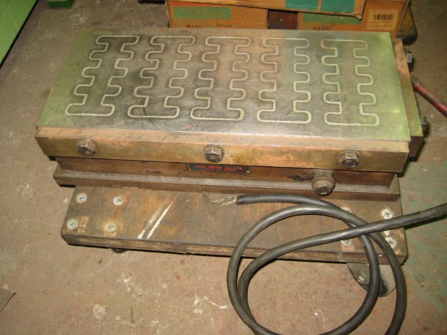 152131 マグネットチャック フジ磁工  SFA-200x450の写真