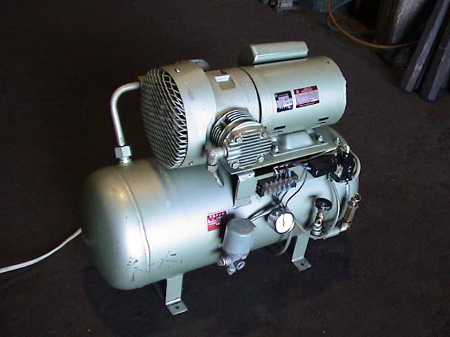 152185 レシプロコンプレッサー 日立産機  SOP-7Sの写真1