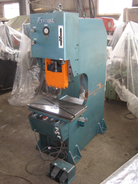 183712 油圧プレス FOCUS  の写真