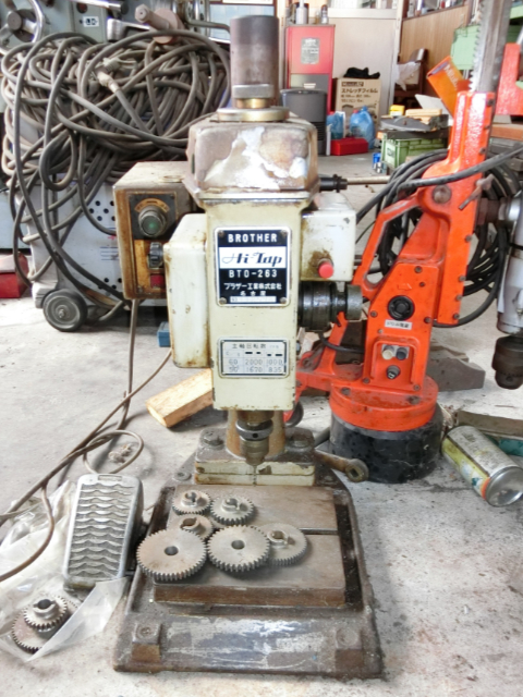 193995 自動タッピングマシン ブラザー工業 BT0-263の写真1