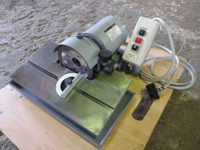 202920 超硬バイト研削盤 関東理科工業 2011 XB-74の写真