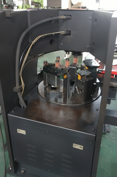 203650 NCアイアンワーカー アマダ 1989 IW-45IIの写真2