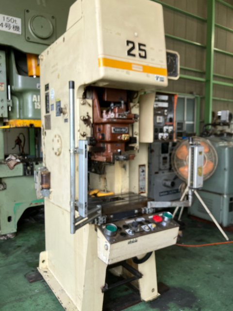 207284 プレス アマダ 1984 TP-25C-X2の写真2