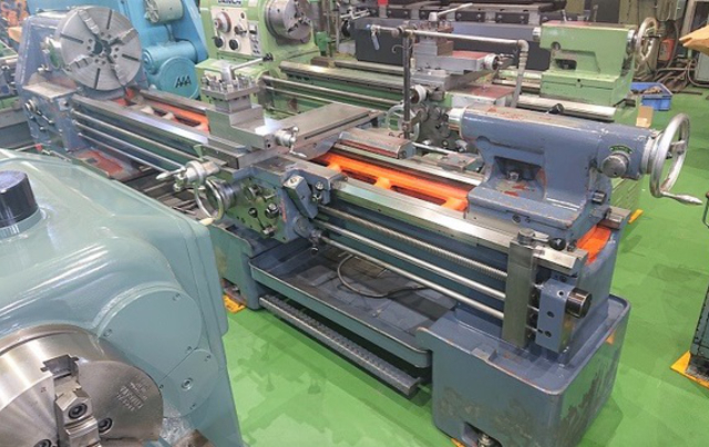 208141 切落付旋盤 滝澤鉄工所 TAL560-2500の写真3