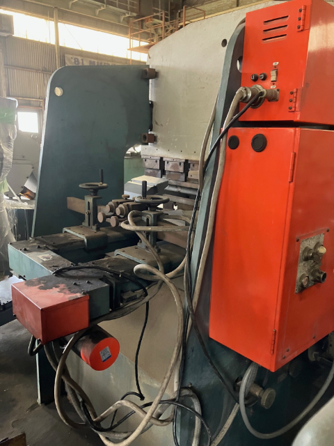 208769 プレスブレーキ アマダ 1985 RG-35Sの写真3