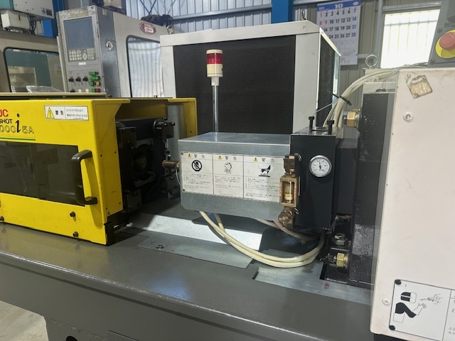 209150 射出成形機 ファナック 2005 S2000i5Aの写真3