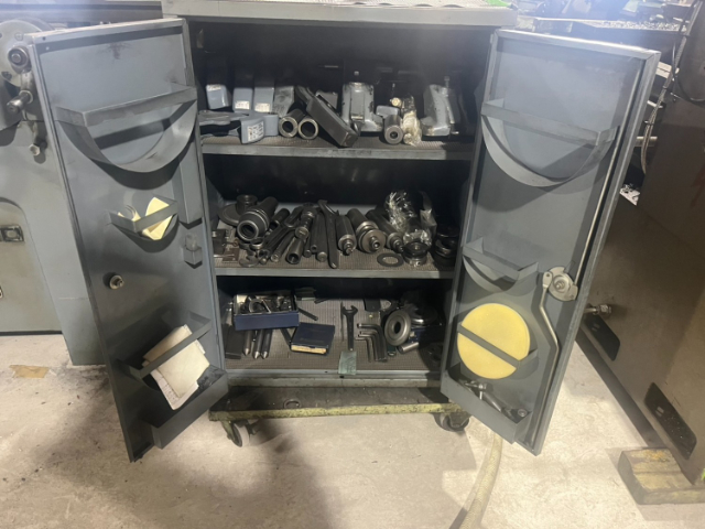 209981 万能工具研削盤 牧野フライス 1990 C-40の写真5