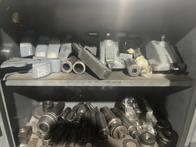 209981 万能工具研削盤 牧野フライス 1990 C-40の写真6