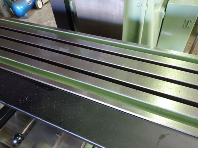 210857 万能型横フライス盤 日立精機 1983 2MF-Uの写真4