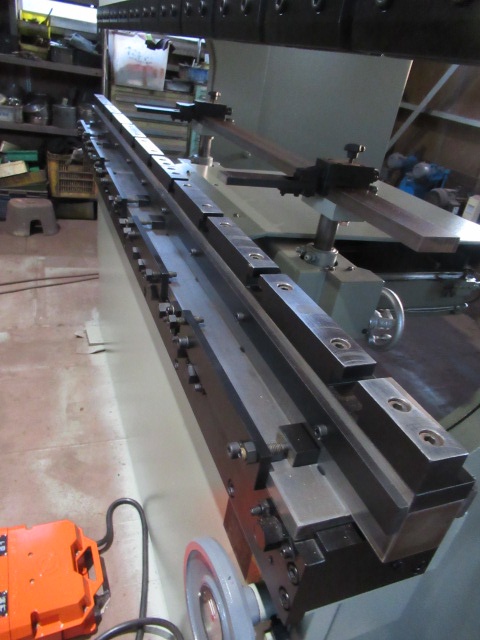 212130 プレスブレーキ コマツ 1991 PHS80x200の写真3