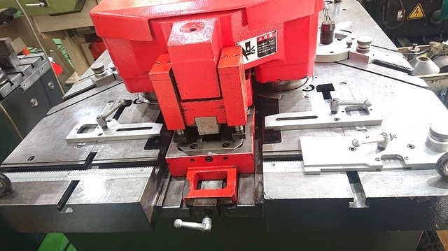 214077 コーナーシャー アマダ 1993 CSHW-220の写真5