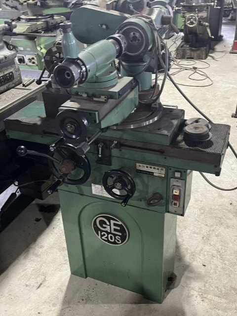 214707 工具研削盤 飯田鐵工所  GE-120Sの写真1