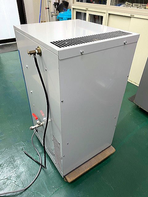 215245 スクリューコンプレッサー アネスト岩田 2013 SLP-22EEの写真4