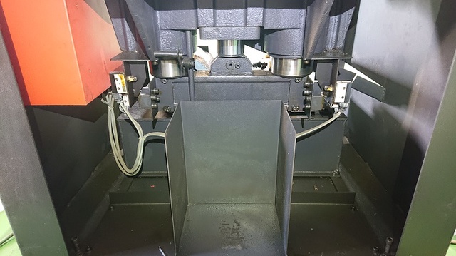 215534 コーナーシャー アマダ 1990 CSW-250の写真8