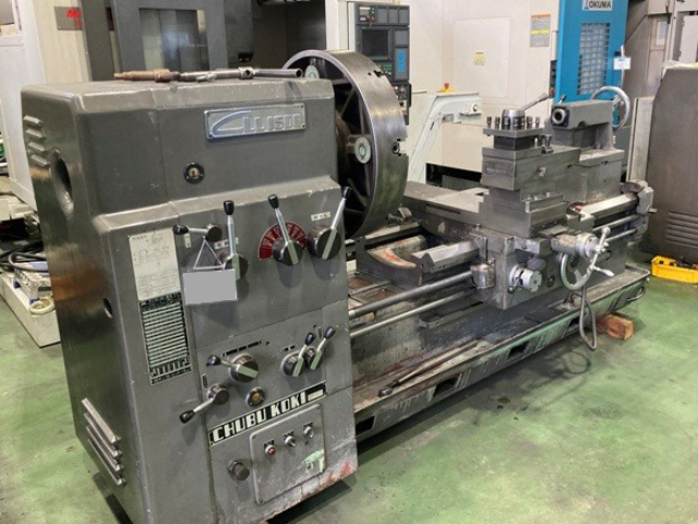215835 切落付旋盤 中部工機 1997 CLL-1500の写真1