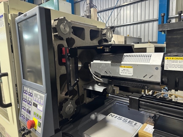 216050 射出成形機 日精 2022 FNX110III-12Aの写真3