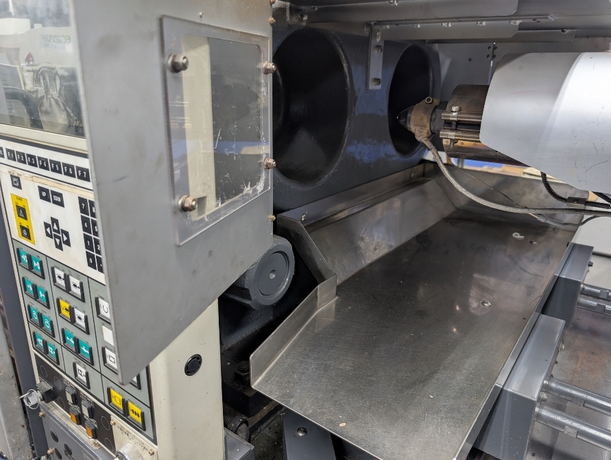 216127 射出成形機 住友 2004 SE130D-C1 C250Mの写真3