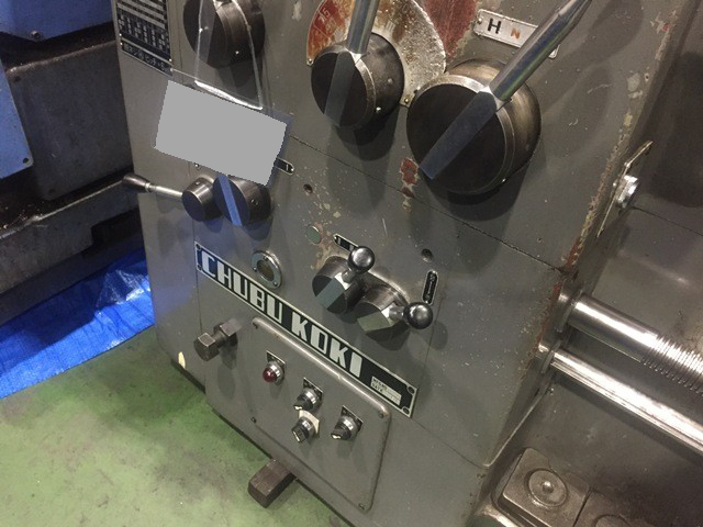 218733 切落付旋盤 中部工機 1986 LLA-1500の写真03